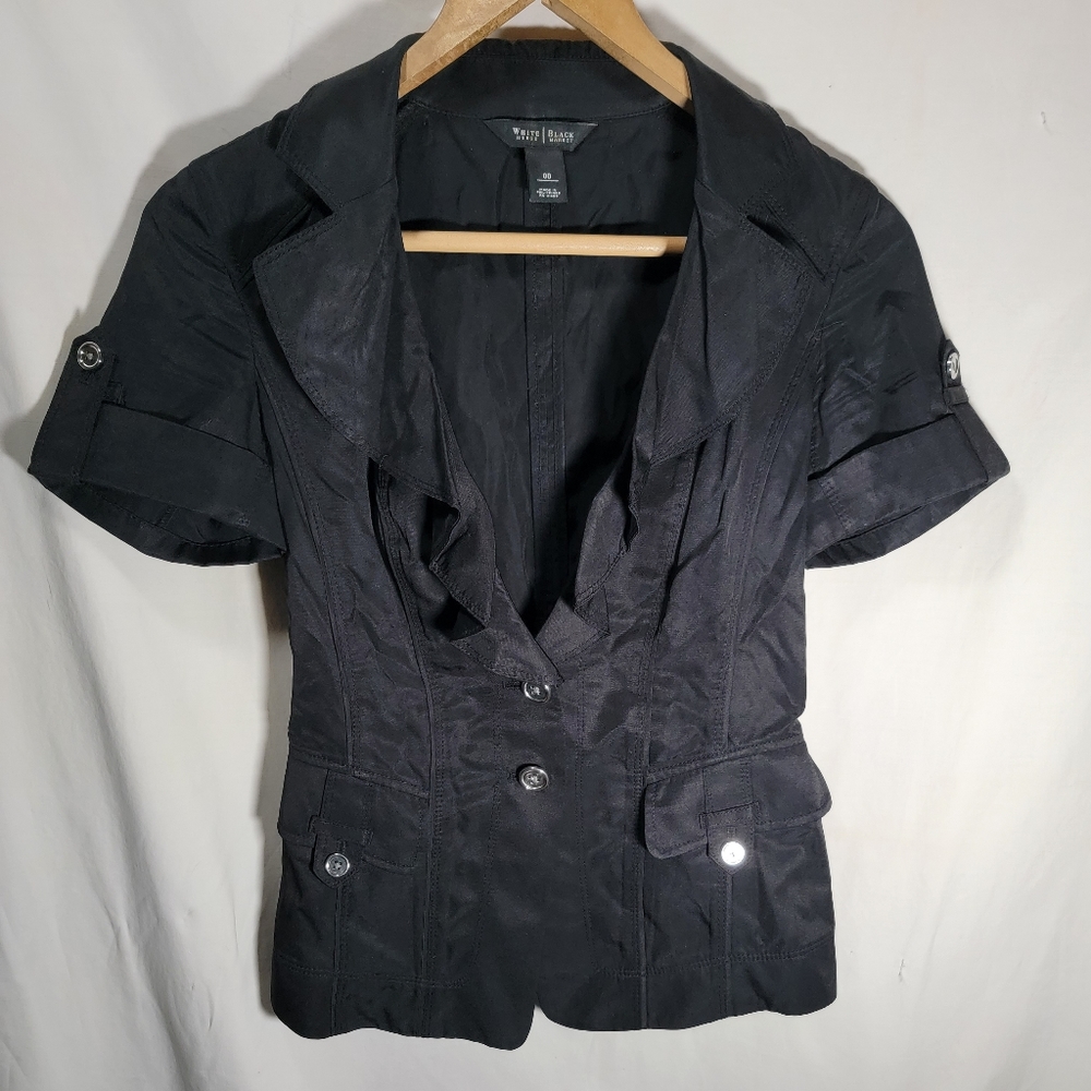 White House Black Market size 00 Short-Sleeve Utility Blazer in great shape